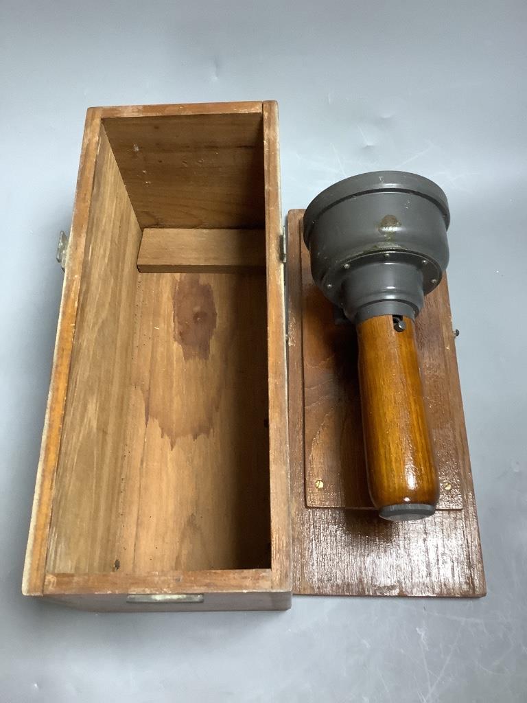 An H. Hughes & Sons WWII Royal Air Force Type 0.6 hand held bearing compass (cased)